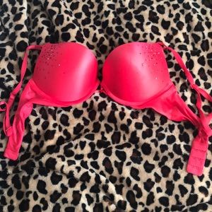 Victoria’s Secret Miraculous Plunge Push Up Bra